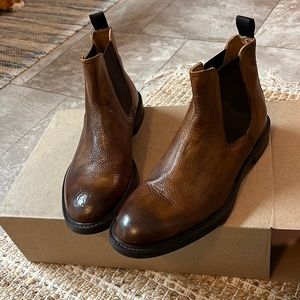 Gorgeous Kenneth Cole New York boots. Never worn in perfect condition.